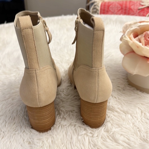 NEW Violet & Red Loaded Knit Cuff Tan ankle bootie women size 7.5 - Picture 5 of 6